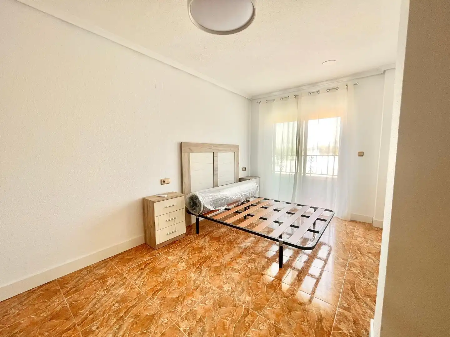 Dormitori de Apartament de lloguer en Albatera amb Traster, Moblat i Rentadora