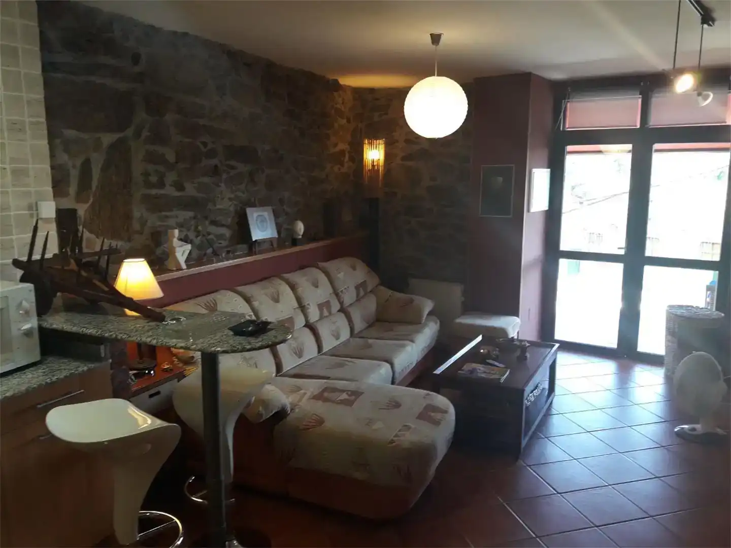 Sala d'estar de Casa adosada en venda en Ribadavia amb Balcó
