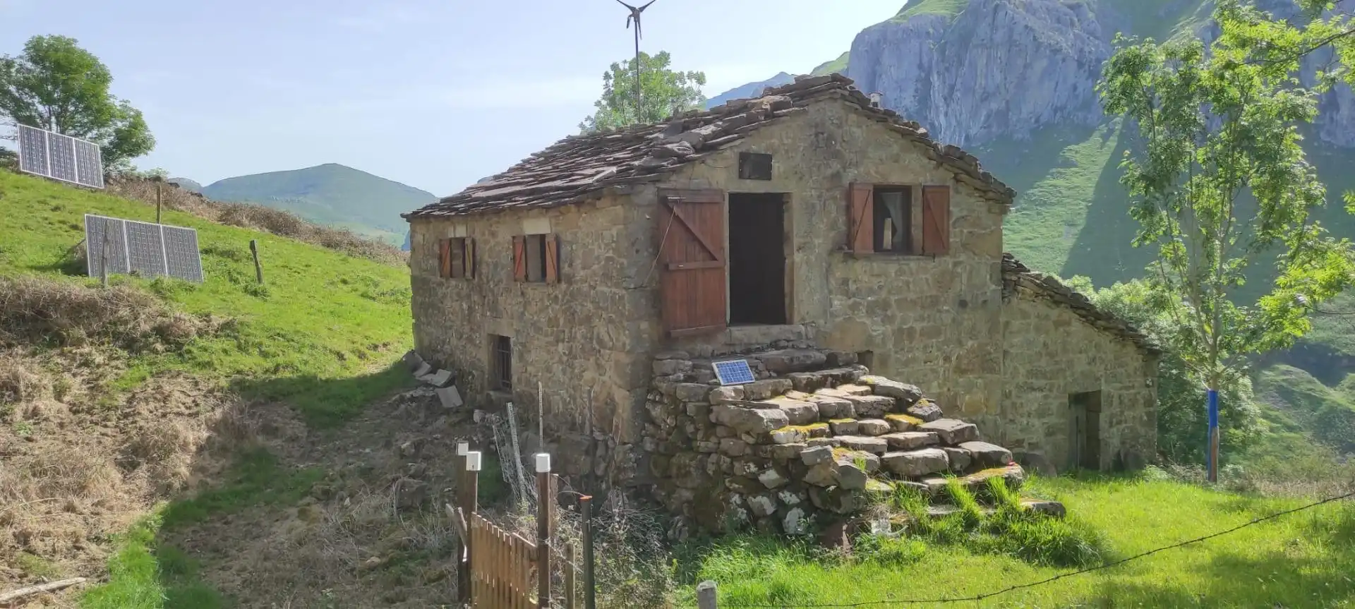 Vista exterior de Finca rústica en venda en San Roque de Riomiera