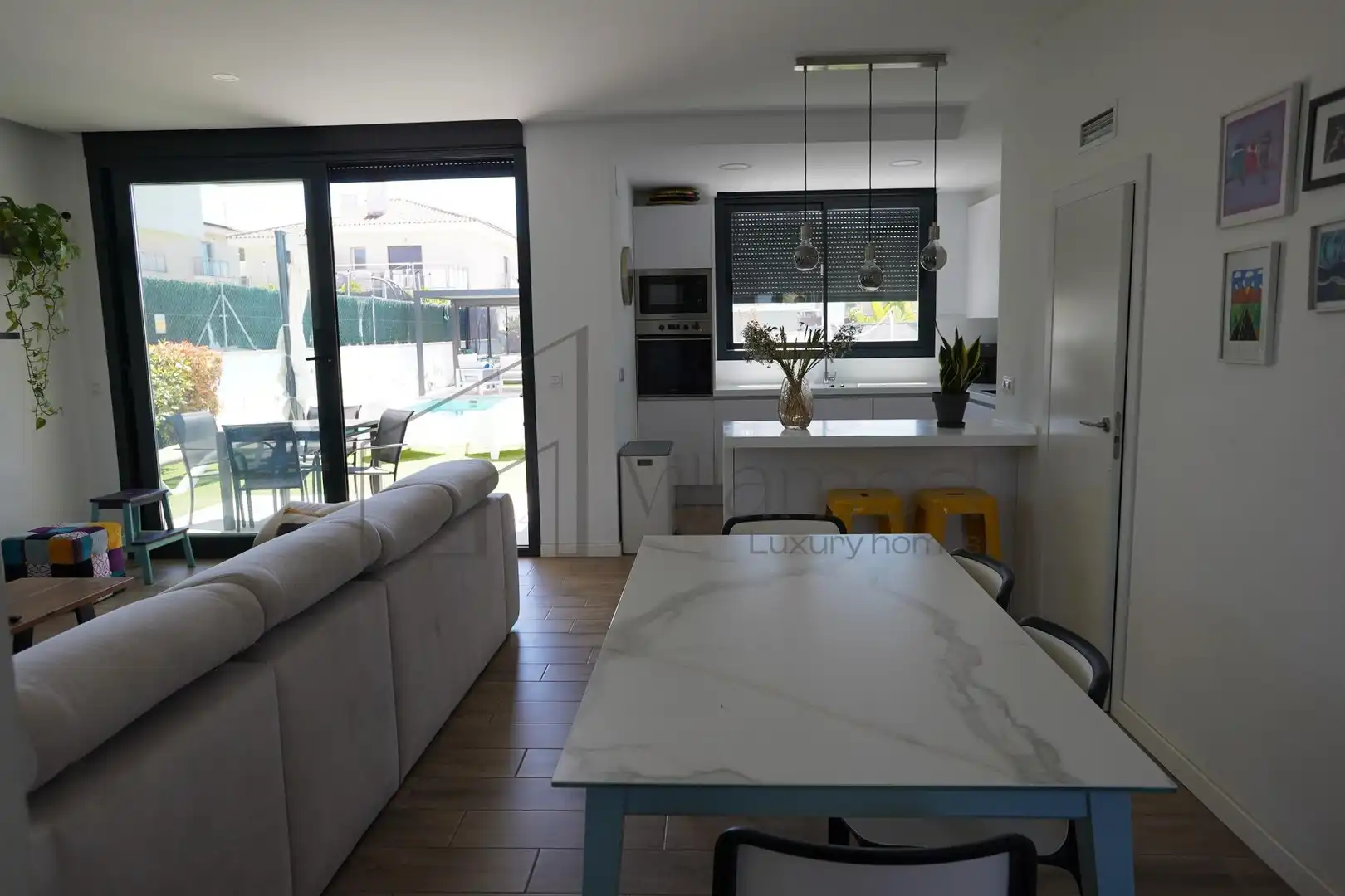Comedor de Casa adosada de alquiler en San Antonio de Benagéber con Aire acondicionado, Calefacción y Jardín privado