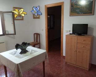 Schlafzimmer von Country house zum verkauf in Villalgordo del Júcar mit Schwimmbad und Balkon