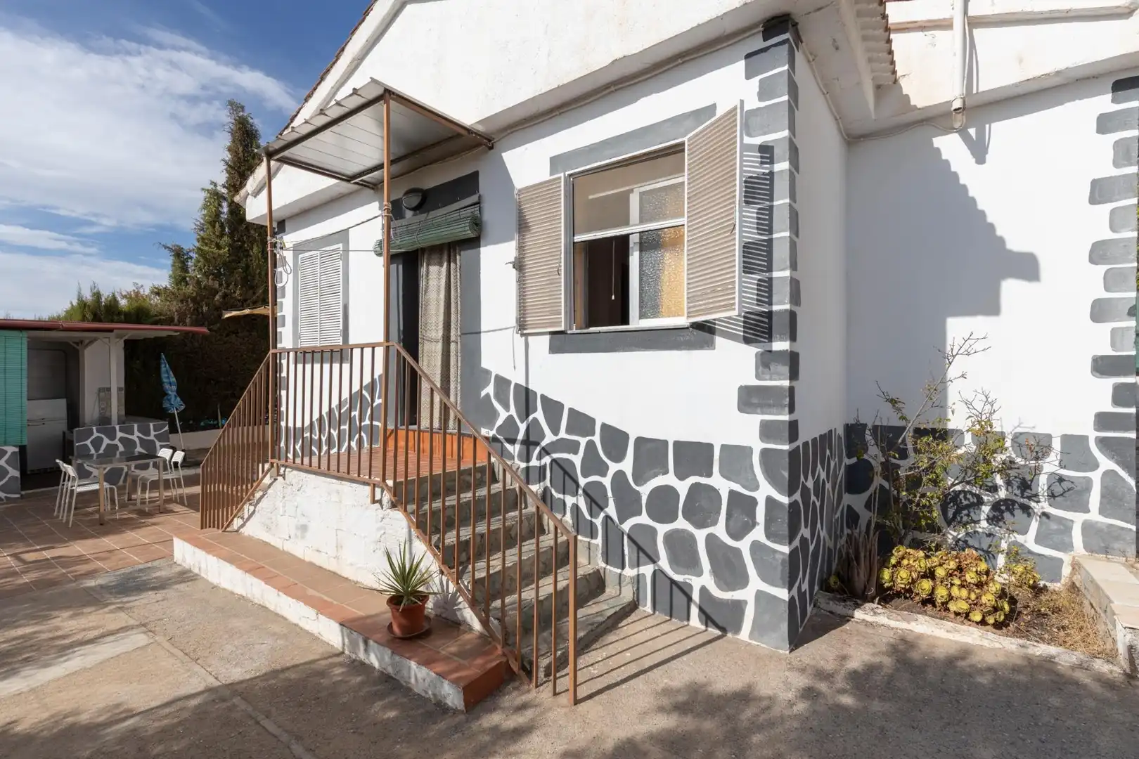 Vista exterior de Finca rústica en venta en Cogollos de la Vega con Jardín privado y Piscina