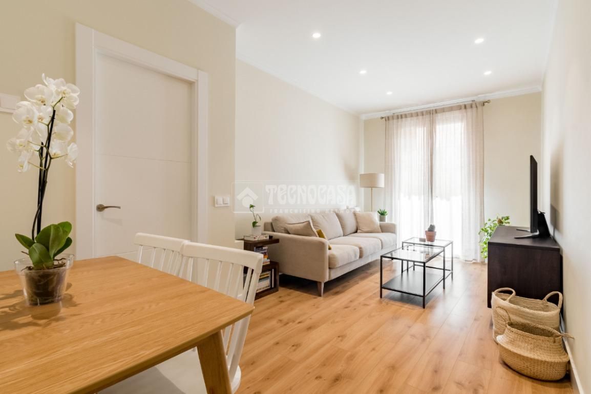 Sala d'estar de Pis en venda en  Madrid Capital amb Aire condicionat, Calefacció i Terrassa