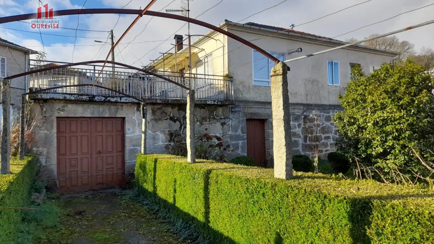 Vista exterior de Casa o xalet en venda en Cartelle amb Jardí privat, Terrassa i Balcó