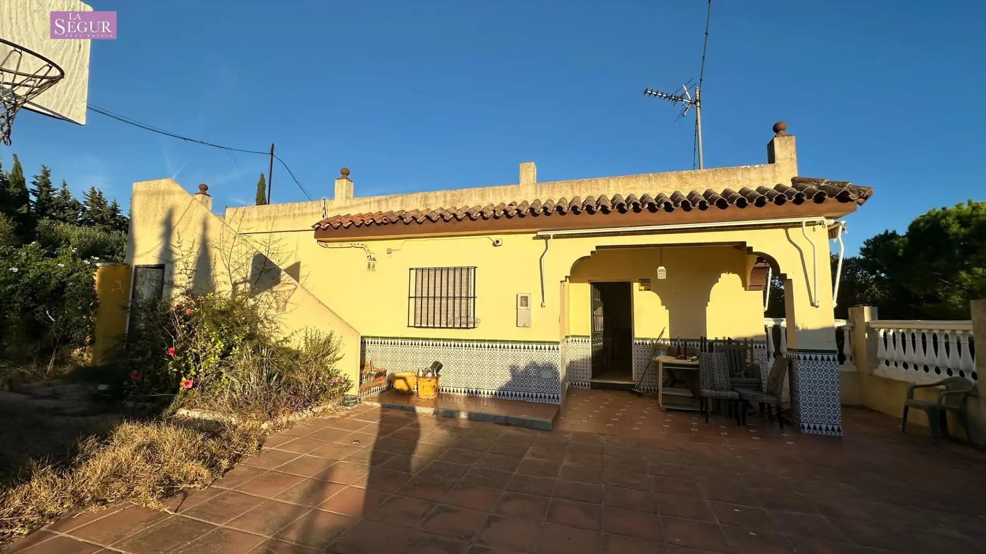 Casa rústica con piscina en venta en Pelagatos - Pago del Humo