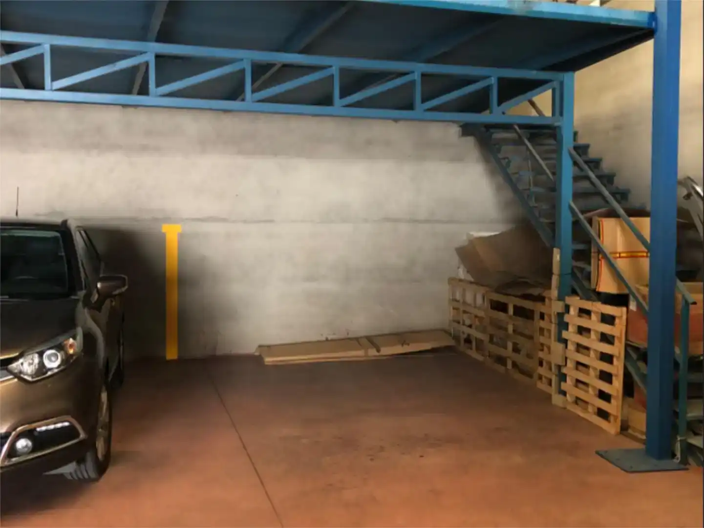 Garage for sale in Urda