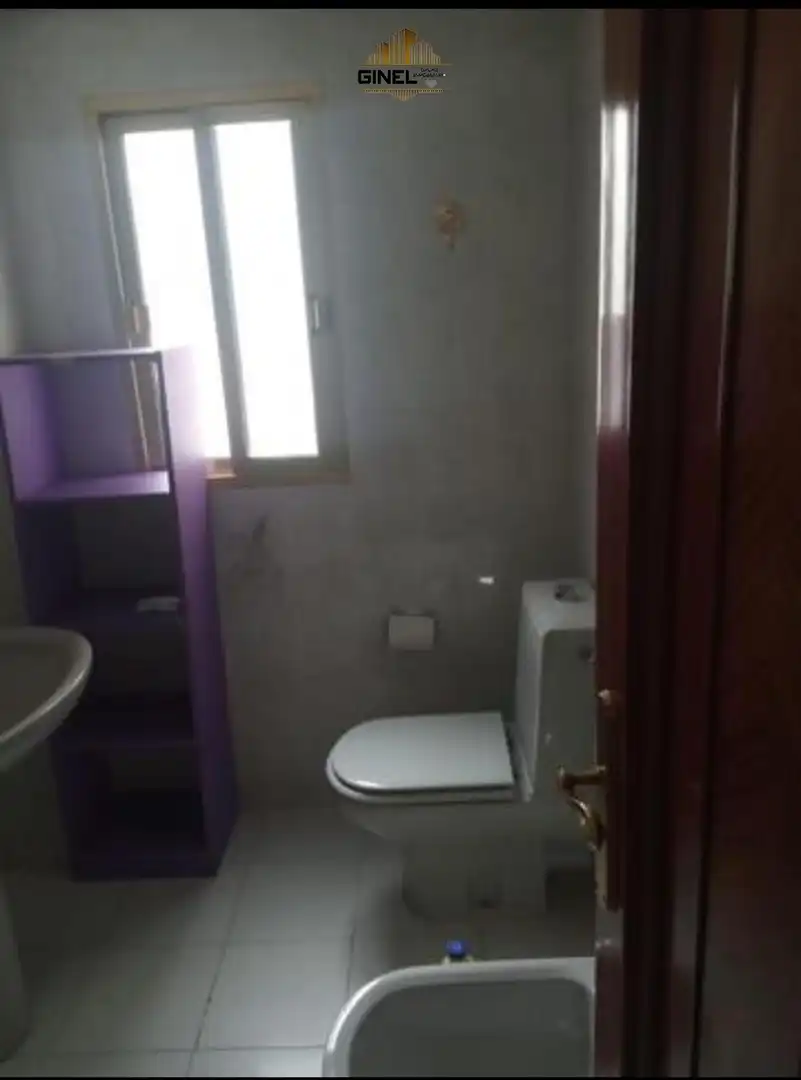 Bany de Pis de lloguer en Jaén amb Aire condicionat i Balcó