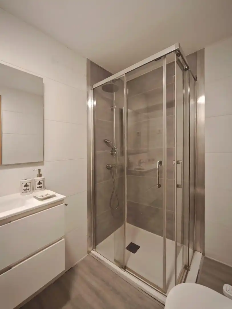 Baño de Piso de alquiler en Madrid con Aire acondicionado, Calefacción y Amueblado
