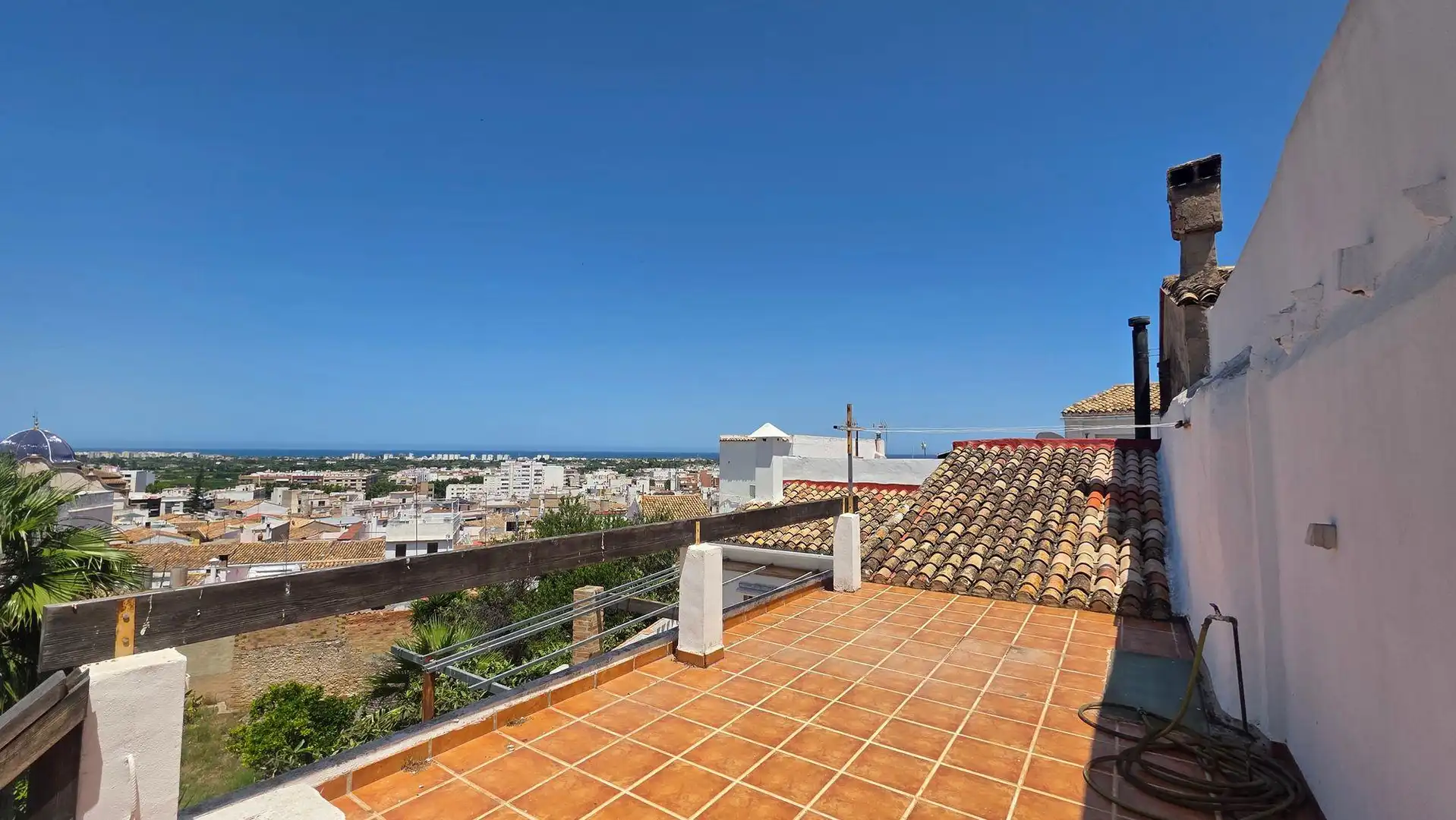 Vista exterior de Casa o chalet en venta en Oliva con Calefacción, Jardín privado y Terraza