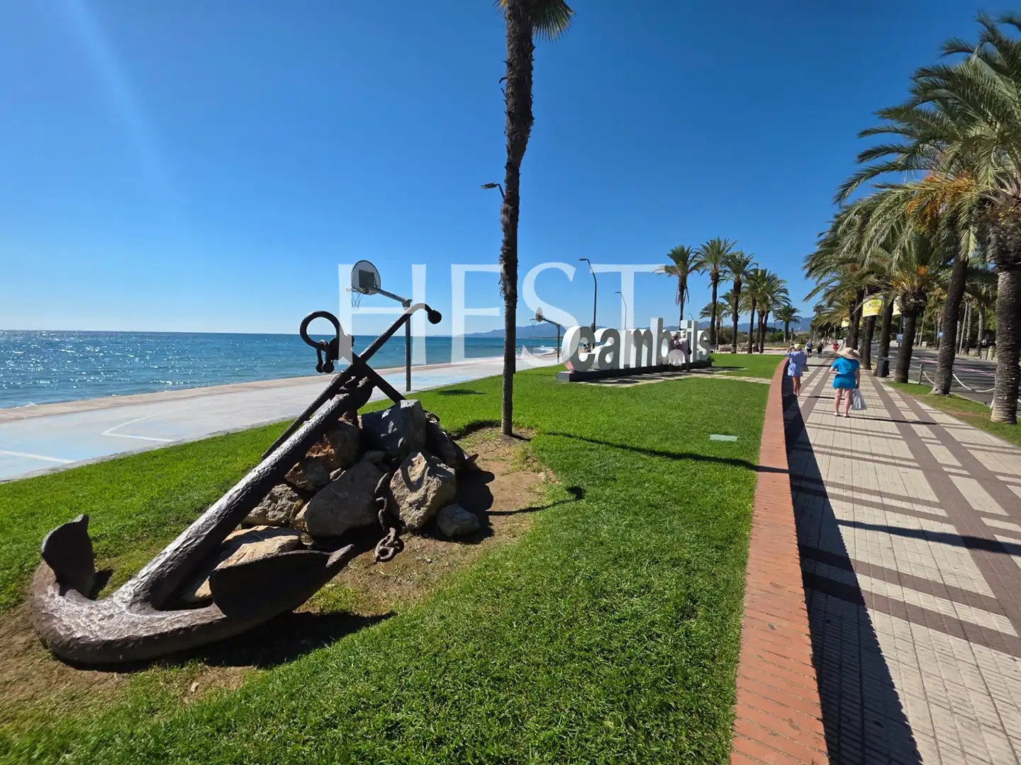 Außenansicht von Einfamilien-Reihenhaus zum Verkauf in Cambrils mit Klimaanlage, Heizung und Privatgarten