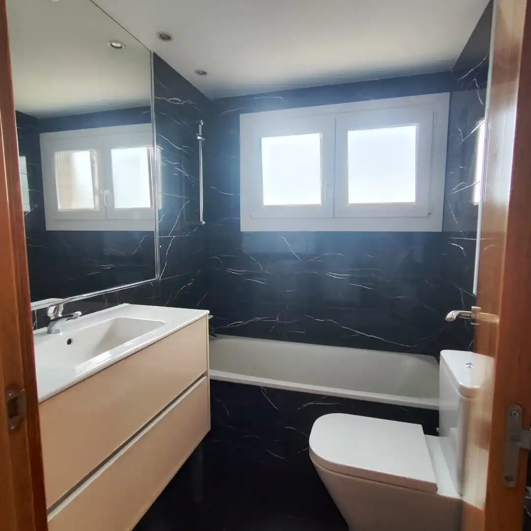 Bathroom of Flat for rent in Sopela  with Heating and Swimming Pool