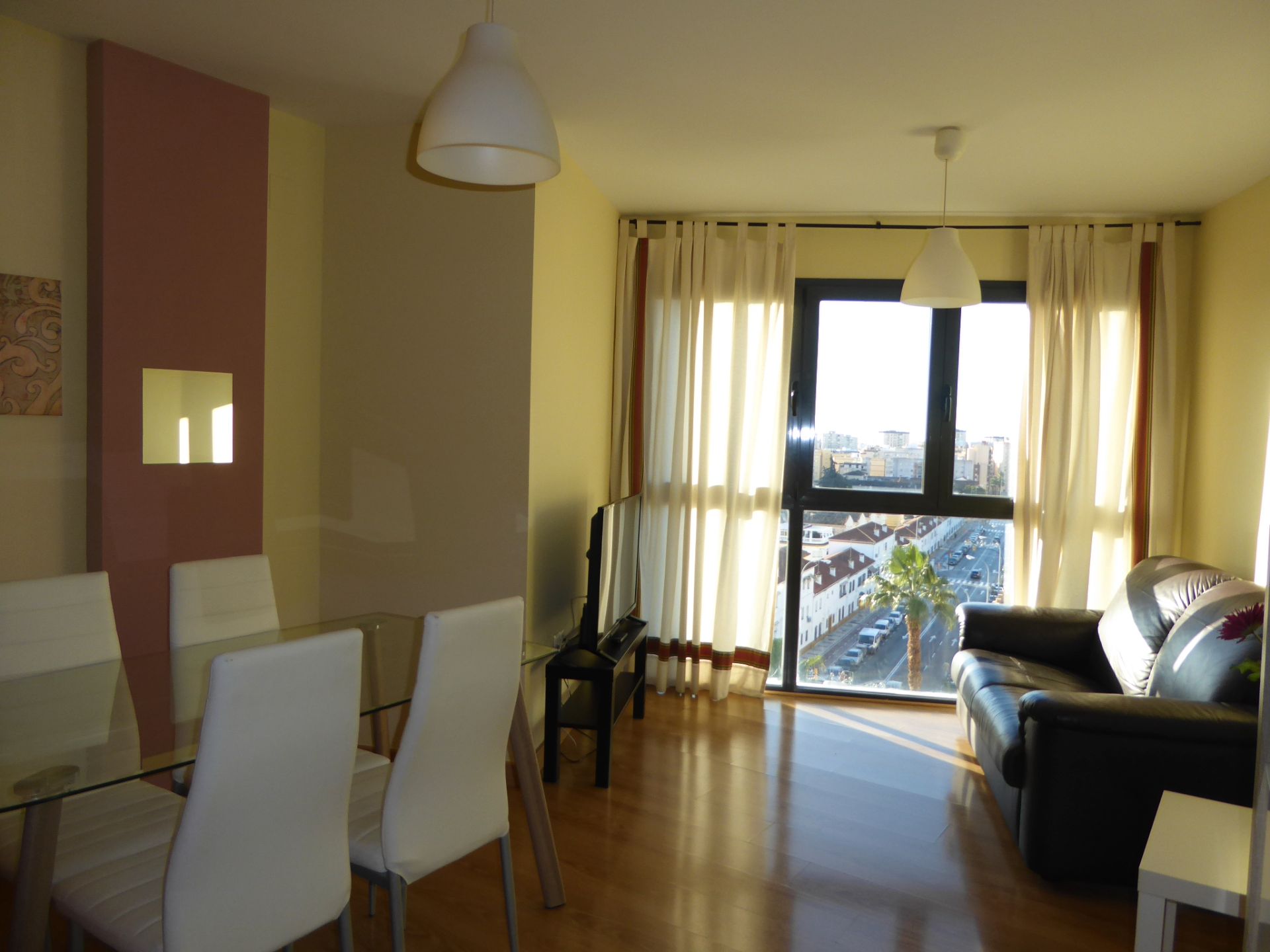 Sala d'estar de Apartament de lloguer en Málaga Capital amb Aire condicionat, Moblat i Rentadora