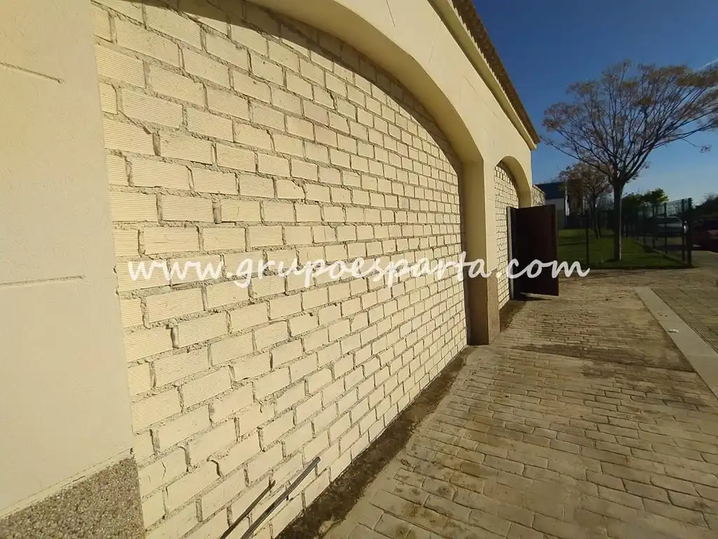 Local en venta en Calle Séneca, 12, Valencina de la Concepción