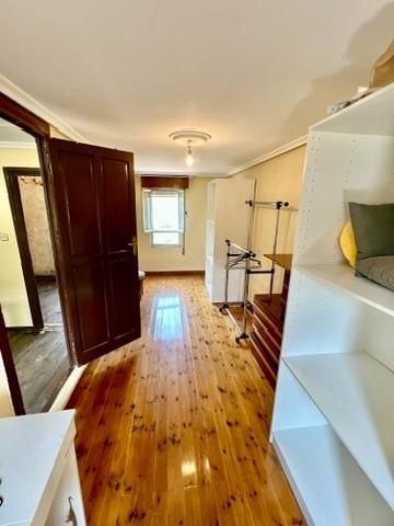 Casa adosada en venta en Mieres (Asturias) con Jardín privado, Trastero y Amueblado