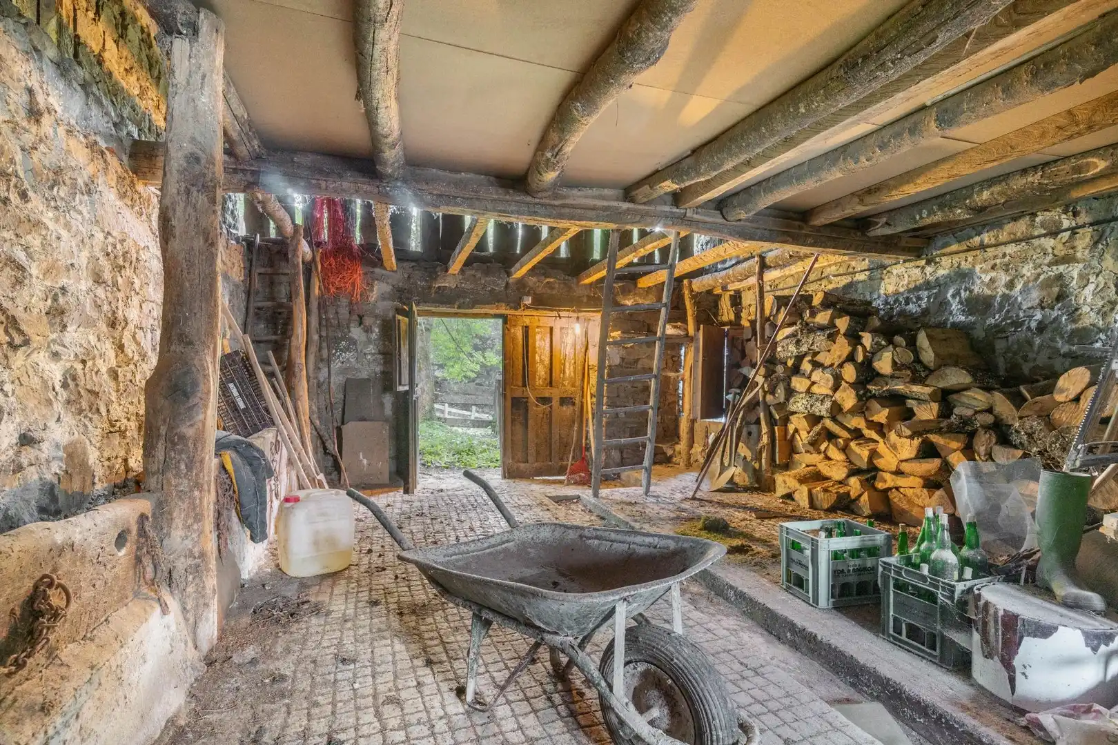 Finca rústica en venta en Sobrescobio con Jardín privado, Terraza y Amueblado