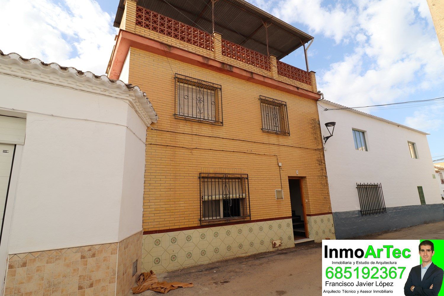 Vista exterior de Casa o xalet en venda en Íllora amb Terrassa