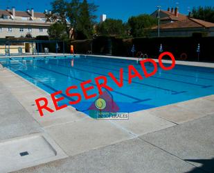 Piscina de Casa o xalet en venda en Getafe amb Aire condicionat i Terrassa