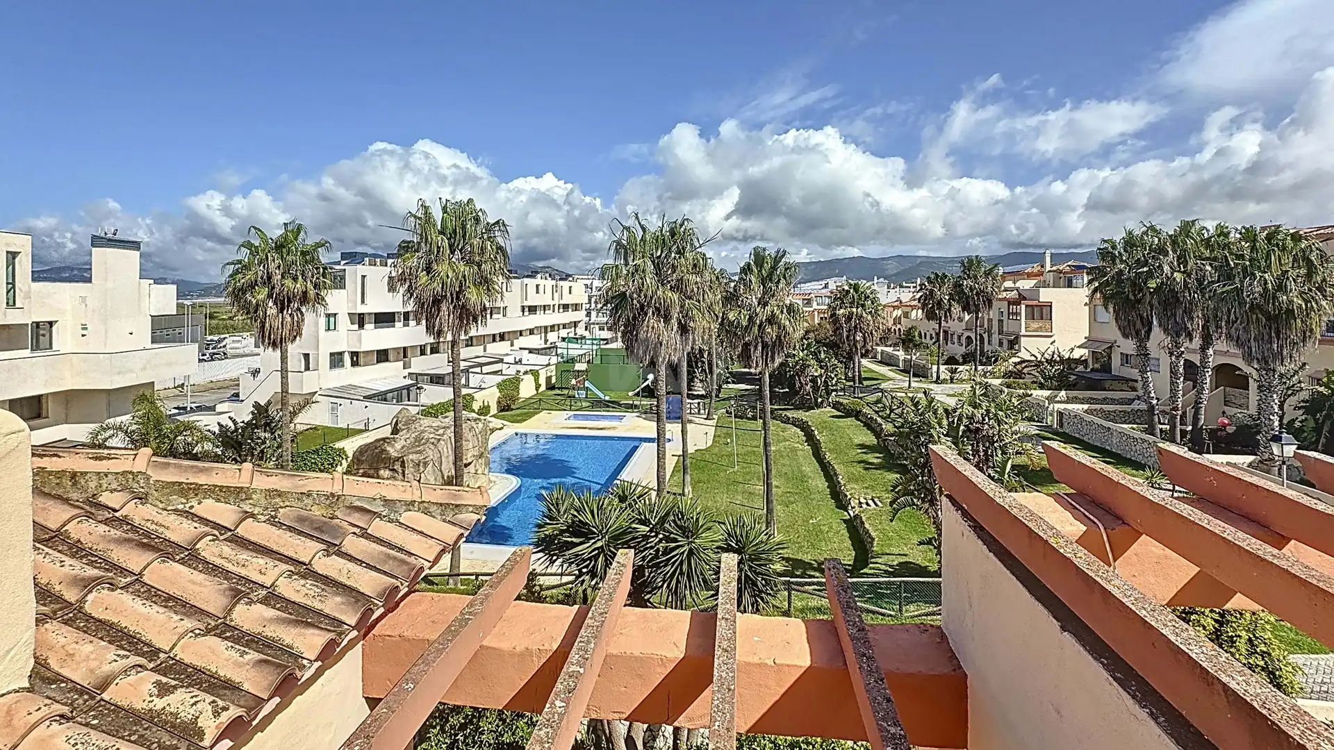 Exterior view of Single-family semi-detached for sale in Tarifa  with Heating, Terrace and Swimming Pool