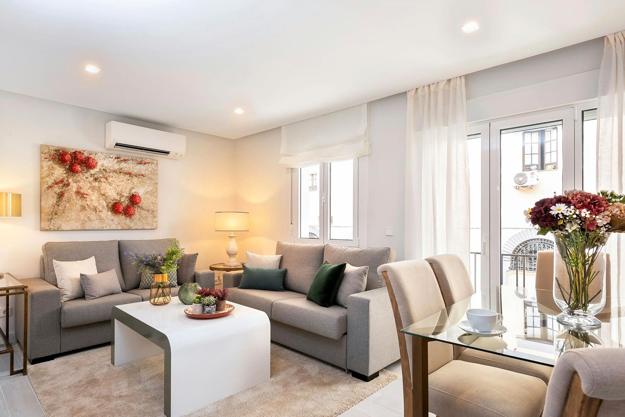 Living room of Flat to rent in  Sevilla Capital  with Air Conditioner, Heating and Washing machine