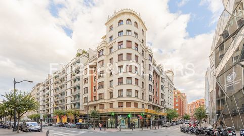 Vivienda en edificio señorial  frente a la Cámara de Comercio.