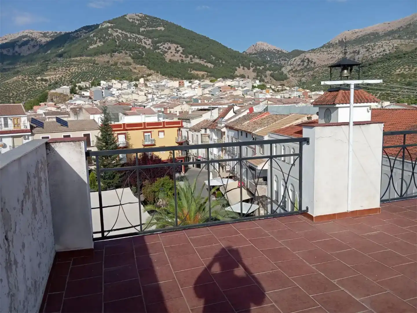 Vista exterior de Pis en venda en Valdepeñas de Jaén amb Aire condicionat i Balcó