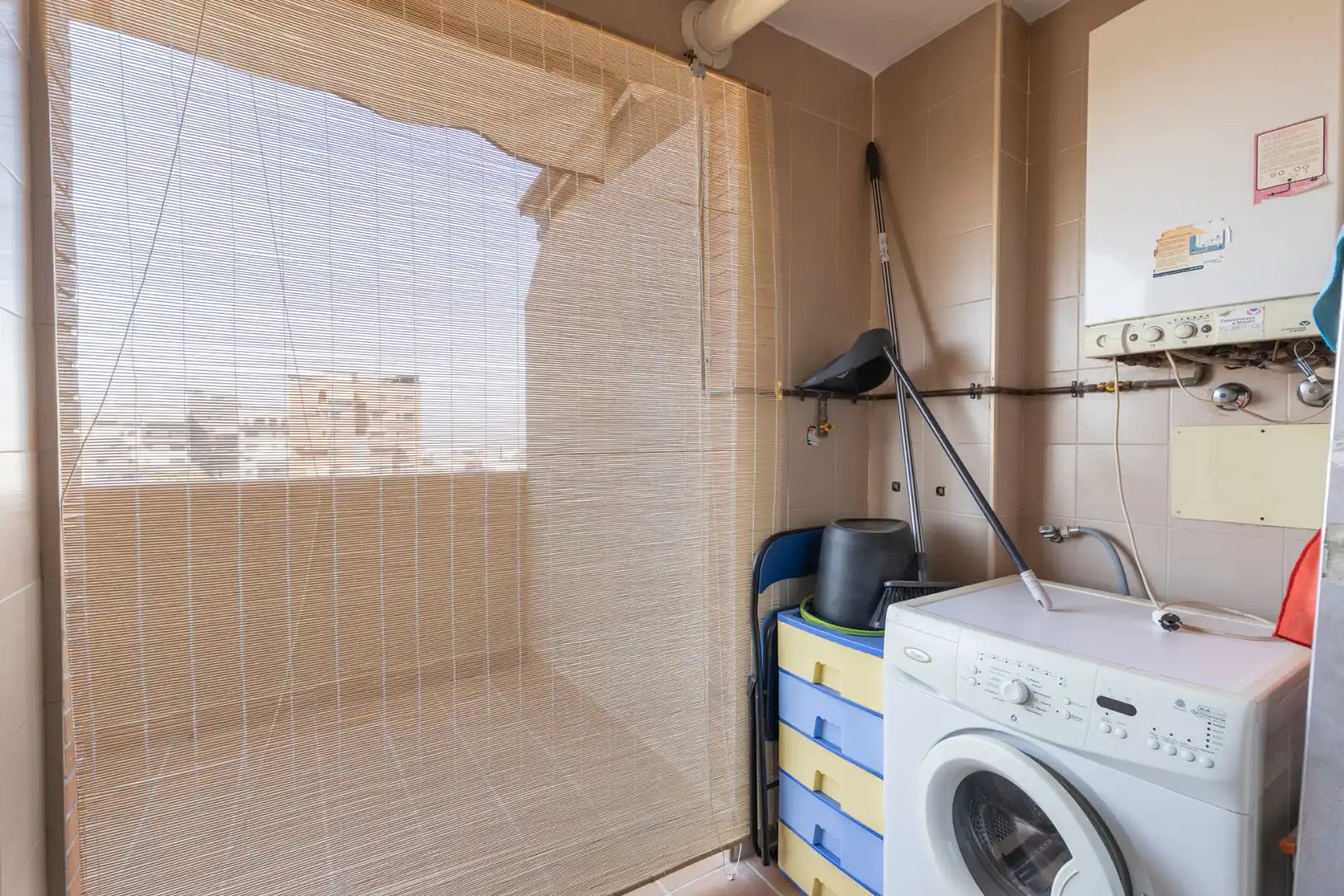 Bathroom of Flat for rent in Granada  with Air Conditioner, Heating and Parquet flooring