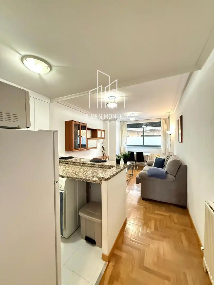 Vista exterior de Apartament de lloguer en Salamanca amb Calefacció, Terrassa i Moblat