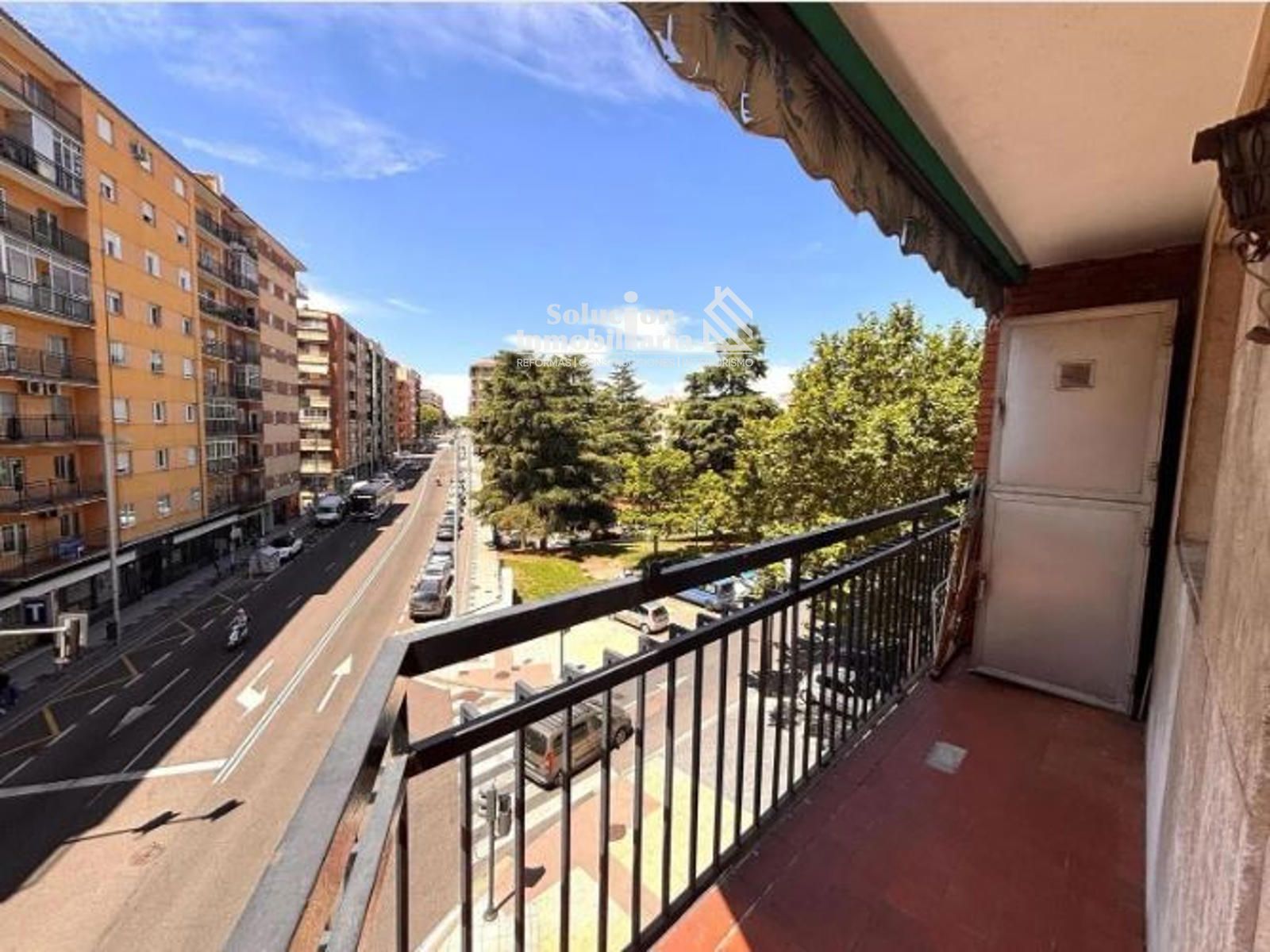 Exterior view of Flat for sale in Salamanca Capital  with Heating, Terrace and Furnished