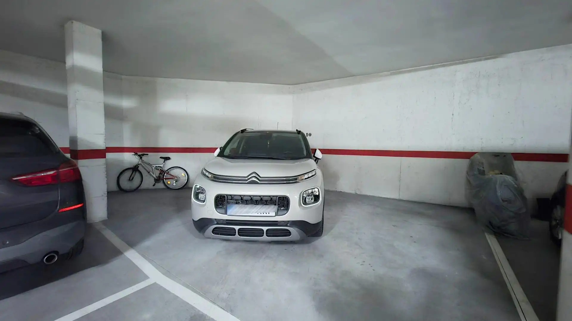 Parking de Planta baja de alquiler en Castellanos de Moriscos con Calefacción, Amueblado y Piscina comunitaria