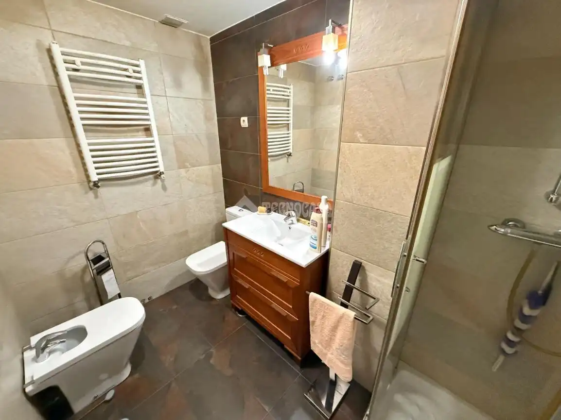 Badezimmer von Wohnung zum Verkauf in Guadalajara mit Heizung