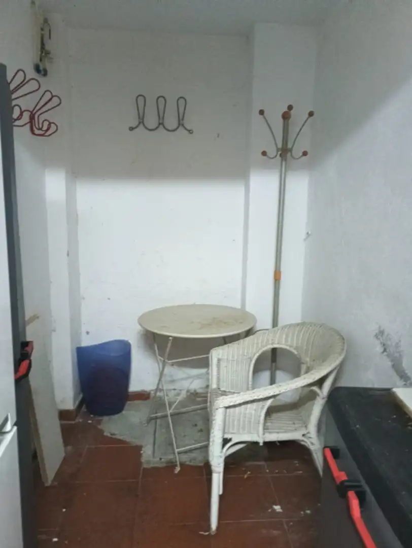 Business premises for transfer in Carrer de Cabestany 12, imagen 14