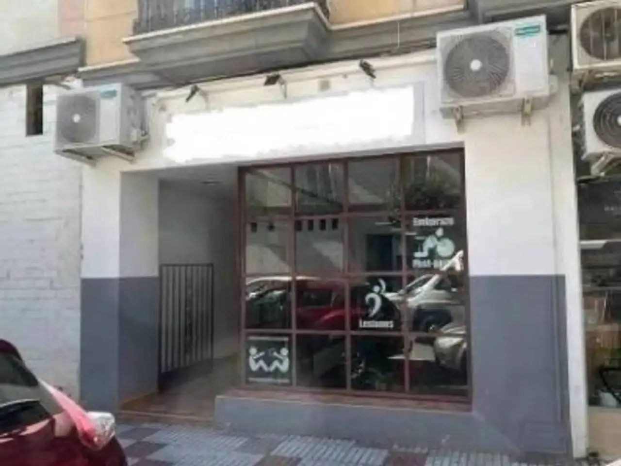 Local comercial en venda a Calle Humanistas, 11