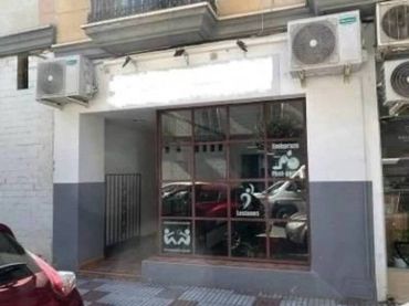 Local comercial en venda a Calle Humanistas, 11