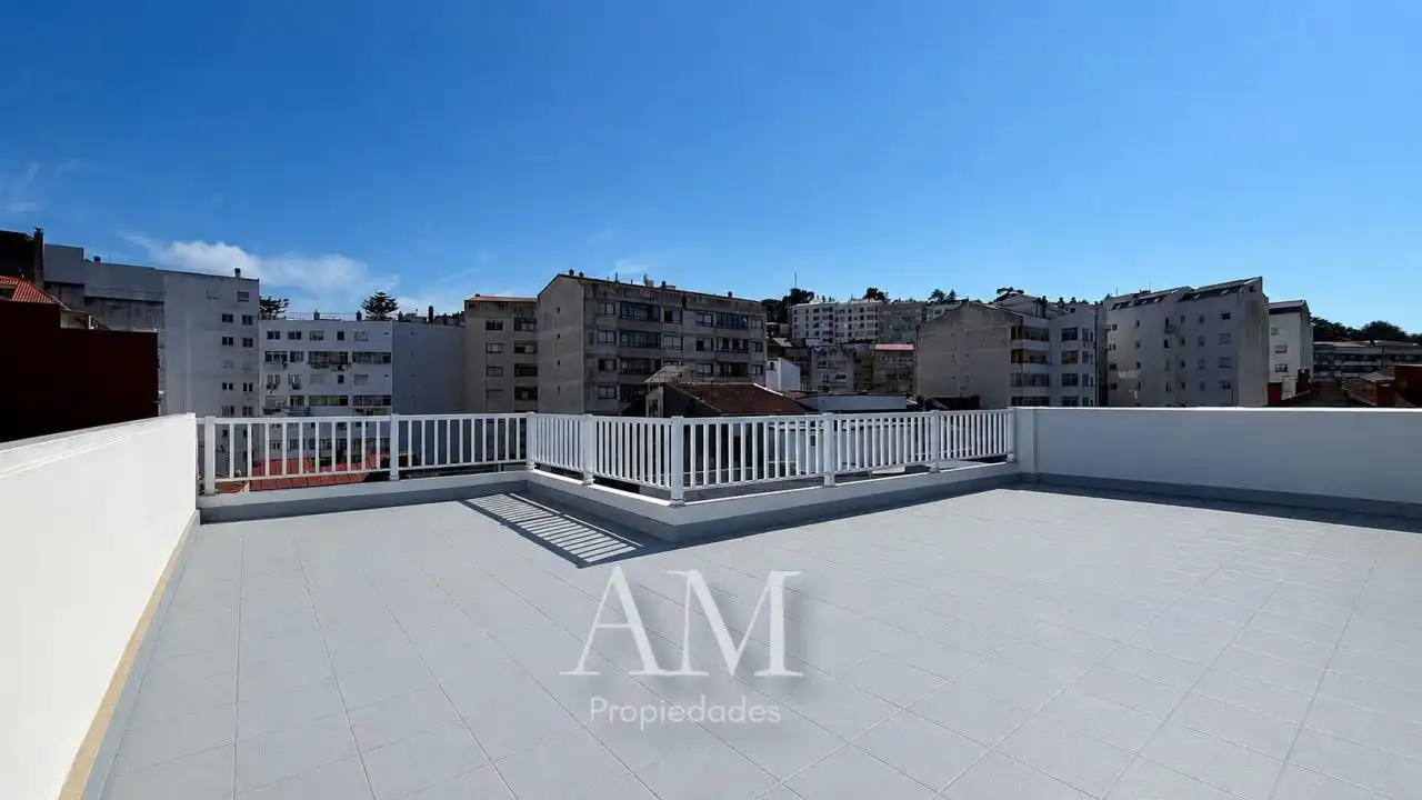 Terrassa de Dúplex en venda en Vigo  amb Calefacció, Terrassa i Traster