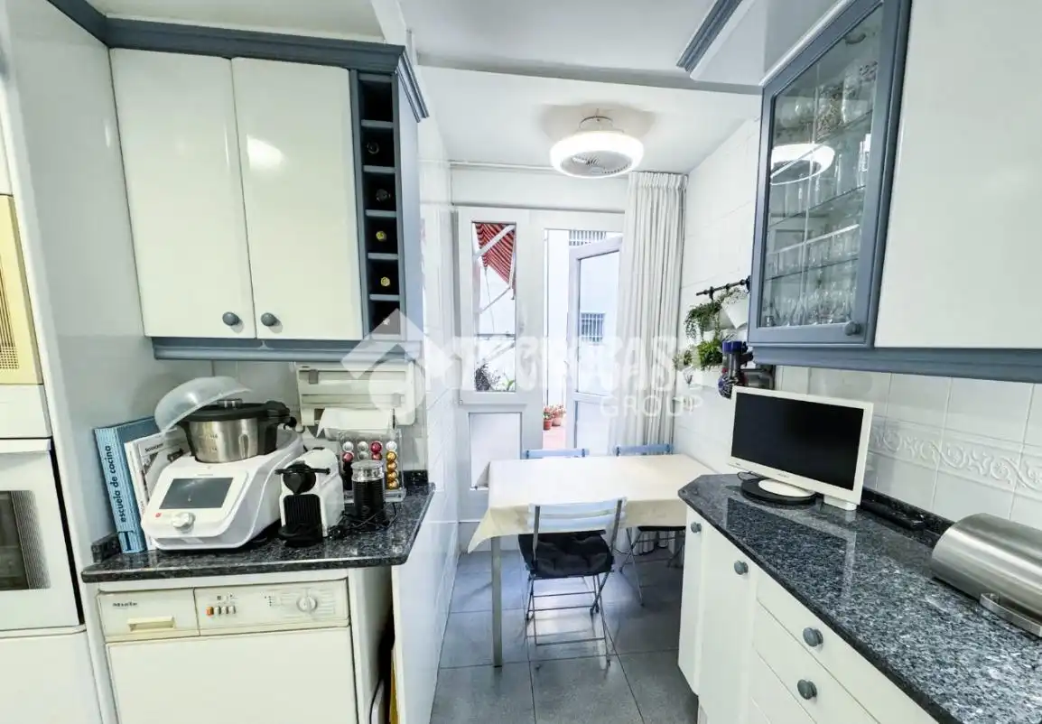 Cocina de Piso en venta en Madrid con Calefacción, Parquet y Terraza