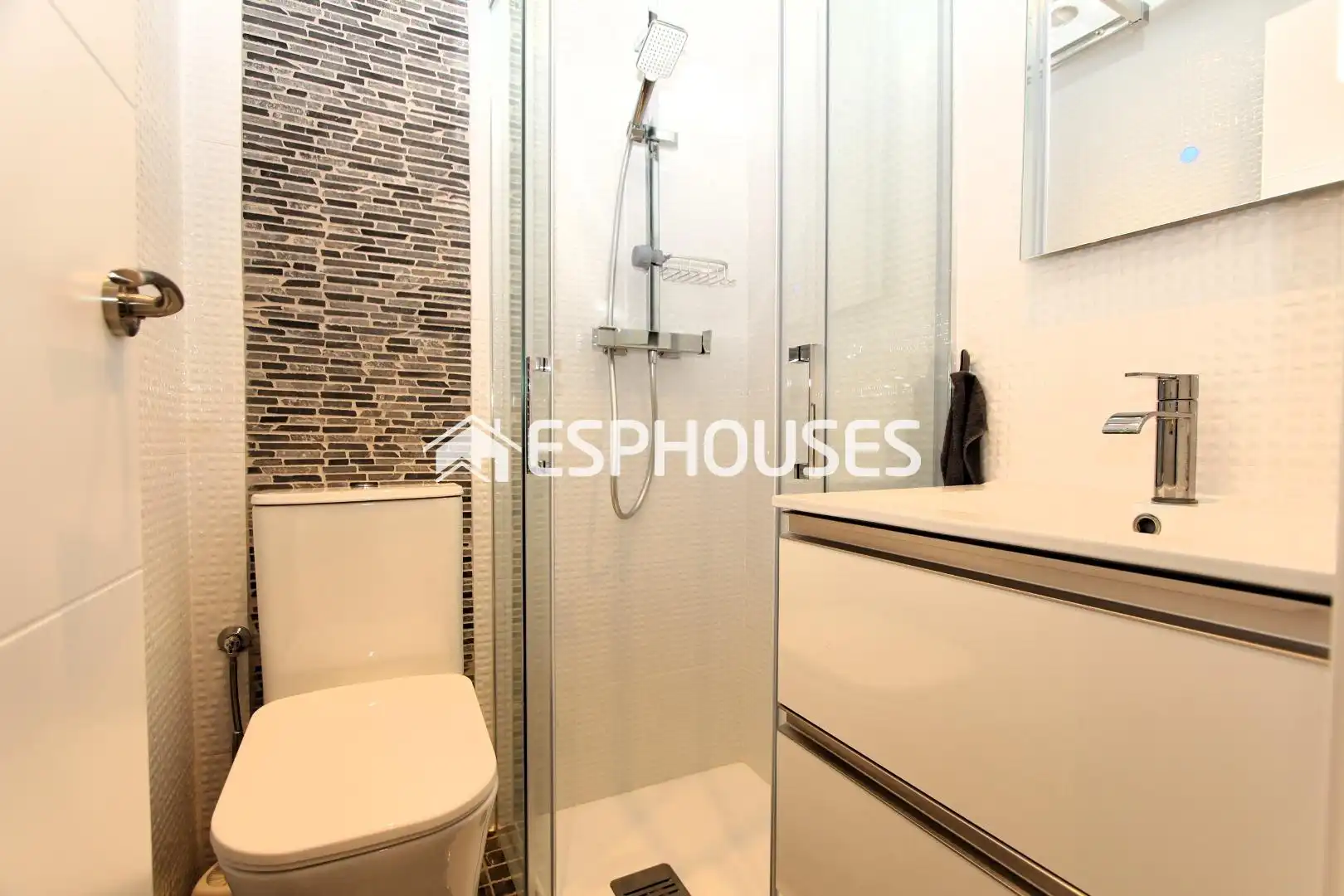 Baño de Apartamento en venta en Guardamar del Segura con Aire acondicionado, Terraza y Amueblado