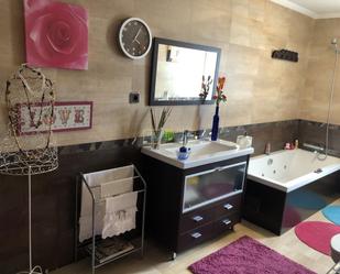 Bathroom of House or chalet for sale in León Capital   with Private garden