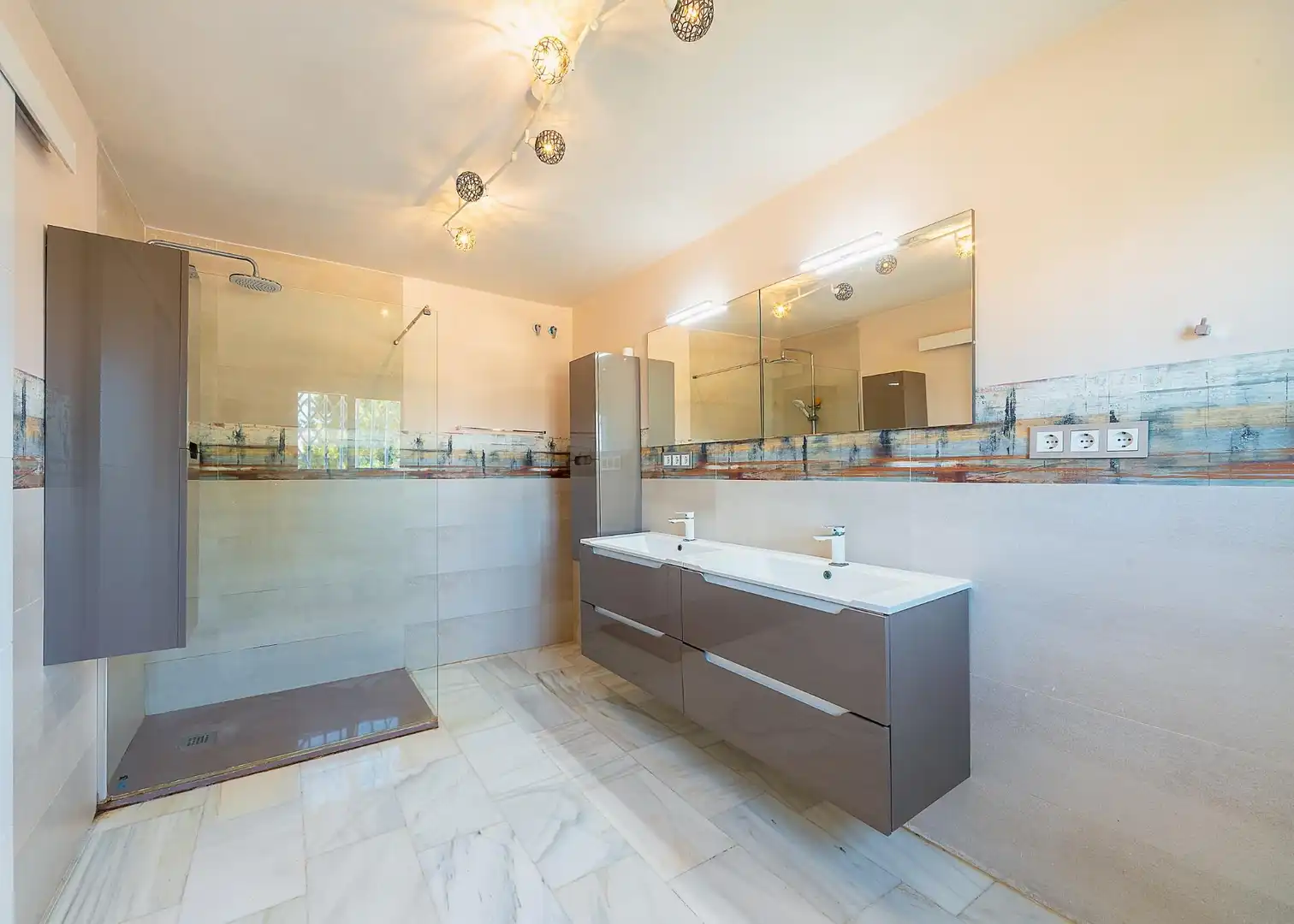 Bathroom of Houses for sale in Alicante / Alacant  with Heating, Private garden and Storage room