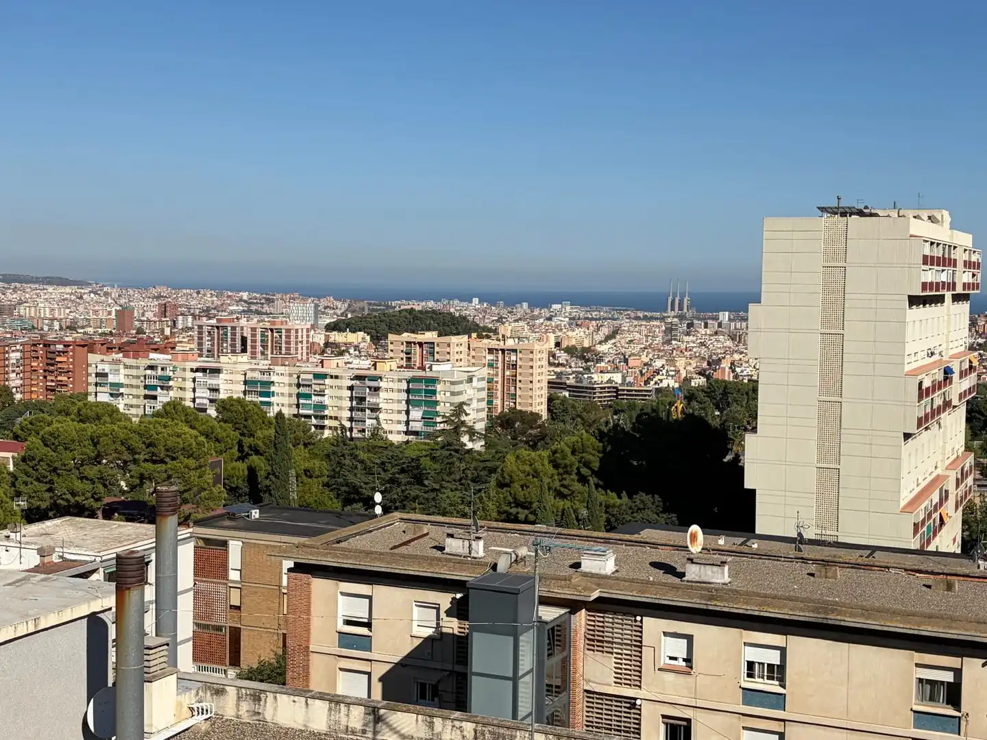Exterior view of Flat for rent in Barcelona  with Air Conditioner, Heating and Terrace