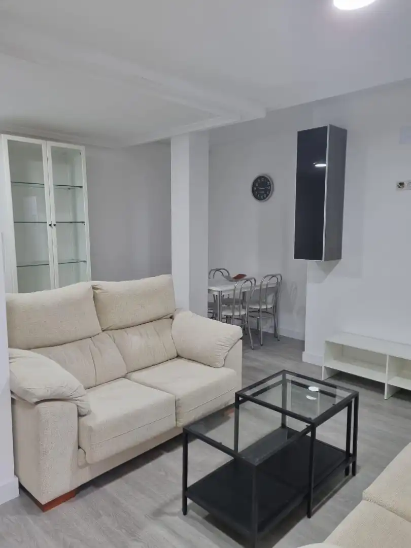Wohnzimmer von Wohnung zur untervermieten in Ávila mit Heizung, Parkett und Terrasse