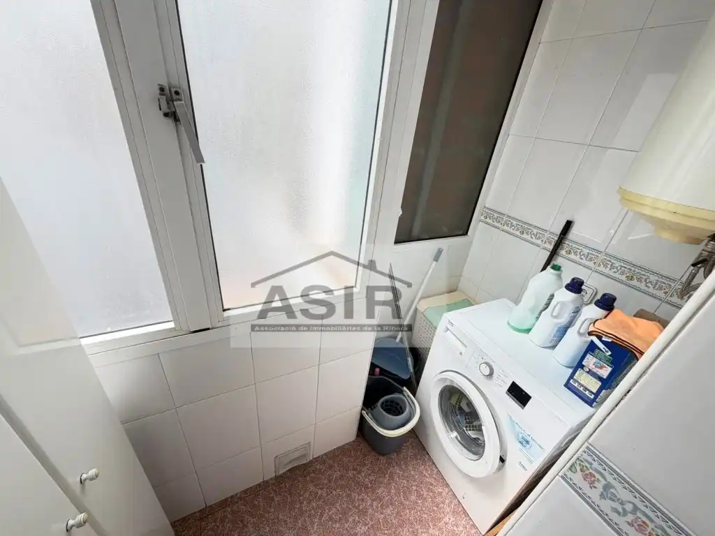 Baño de Piso de alquiler en Alzira con Balcón