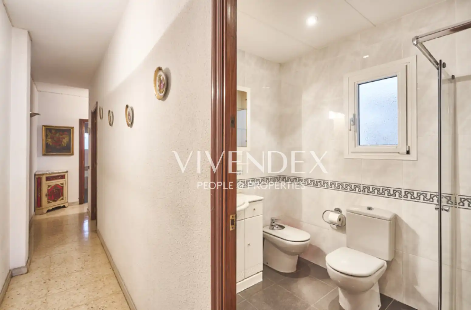 Baño de Ático en venta en L'Hospitalet de Llobregat con Aire acondicionado, Calefacción y Terraza