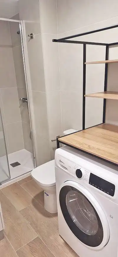 Badezimmer von Wohnung zur Miete in Torrelodones mit Klimaanlage, Heizung und Ofen