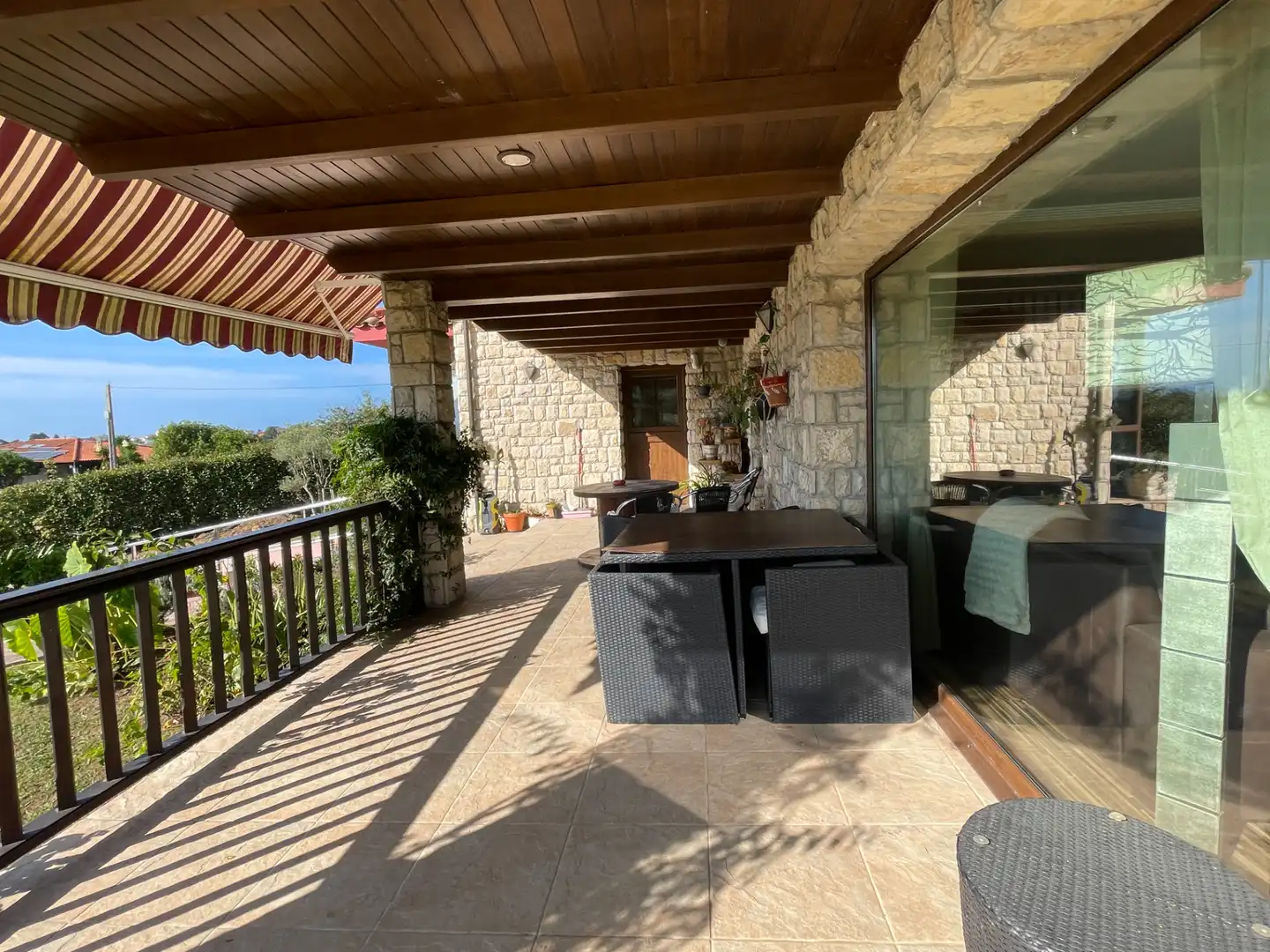 Terrassa de Casa o xalet en venda en Gijón  amb Calefacció, Jardí privat i Parquet