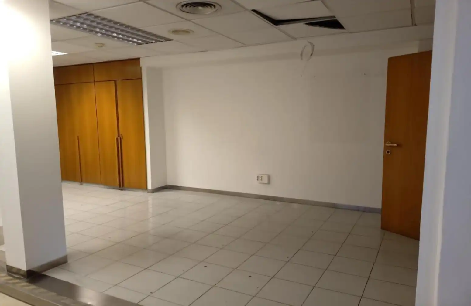 Business premises for sale in Molins de Rei - Calle FERRAN AGULLO, imagen 9