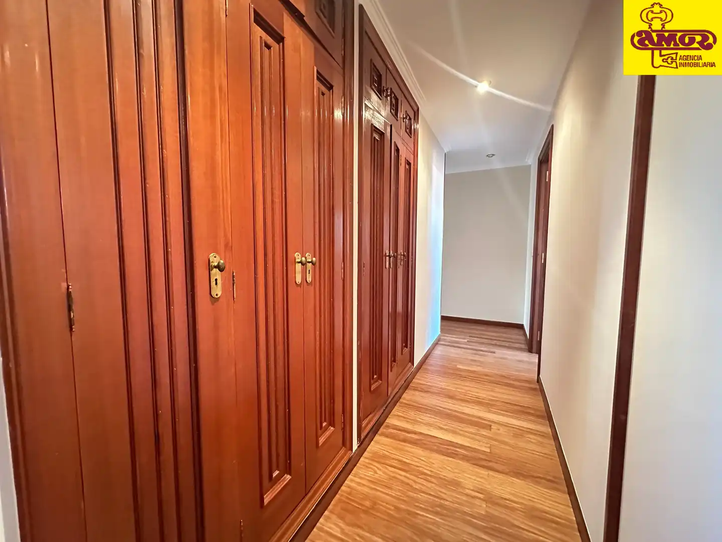 Piso en venta en Santiago de Compostela  con Calefacción, Terraza y Trastero