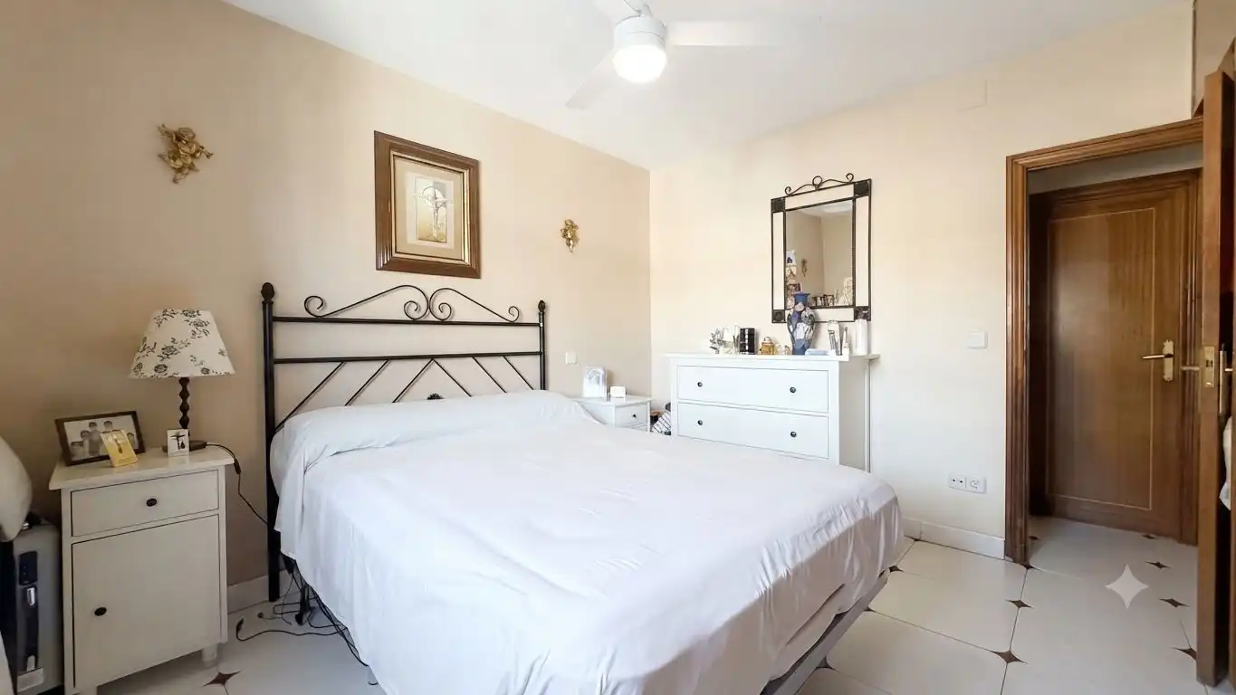 Dormitori de Apartament en venda en Madrid