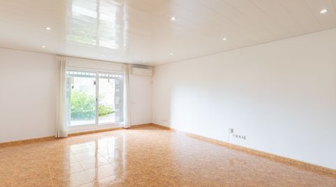 Foto 3 de Piso en venta en Casagemes, Badalona