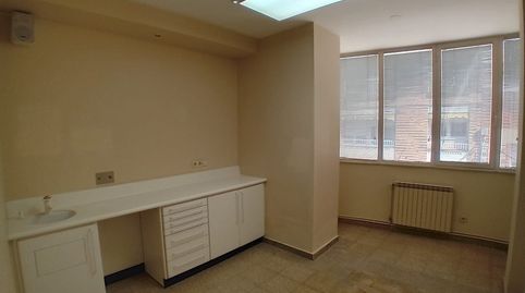 Foto 4 de Oficina de alquiler en El Poble Sec, Igualada