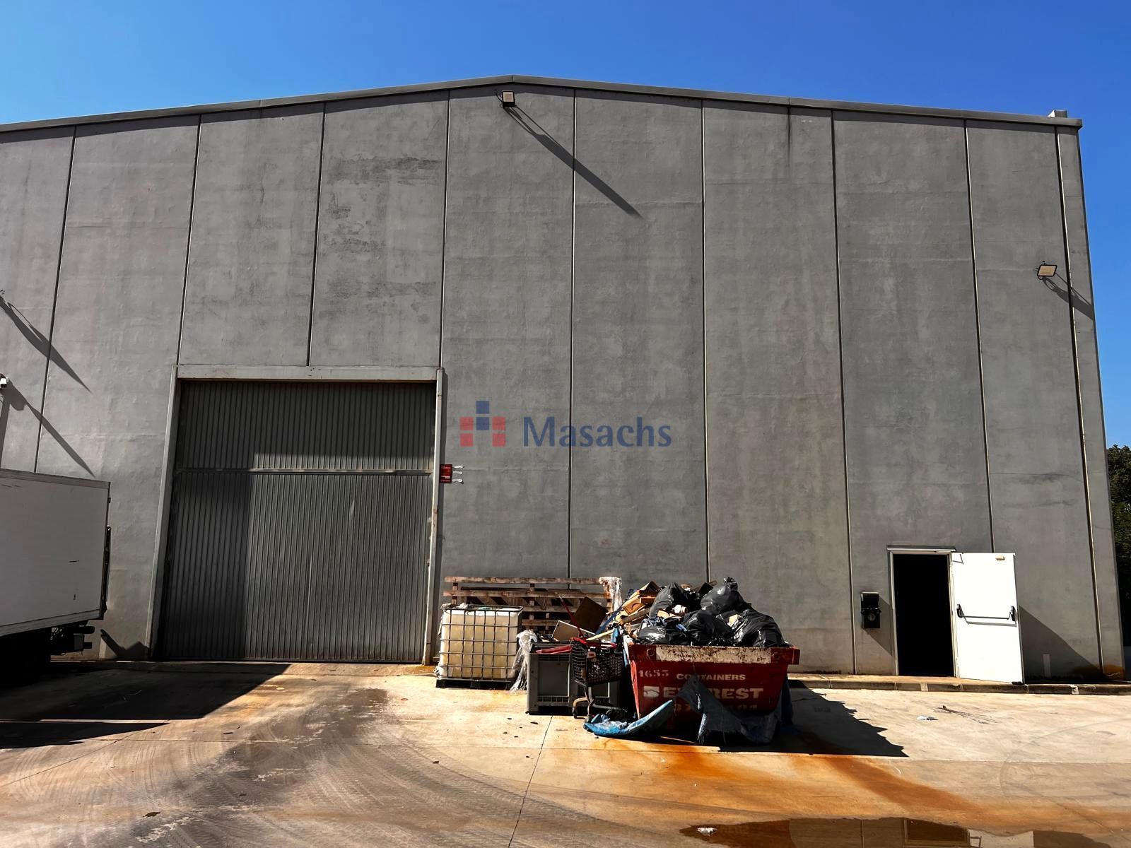 Vista exterior de Nau industrial de lloguer en Sabadell